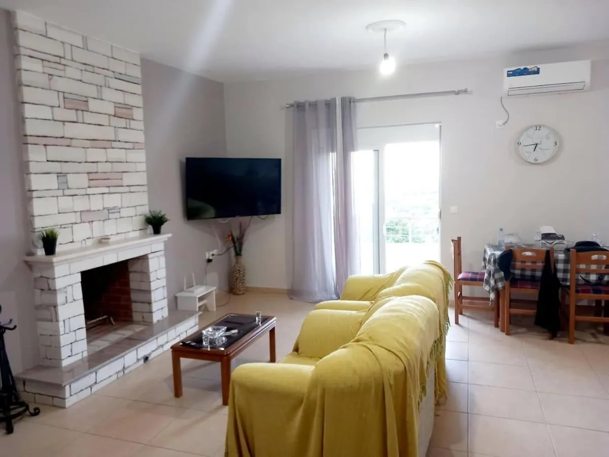 Villa Seaside Retreat With Garden View Vila Lukovë